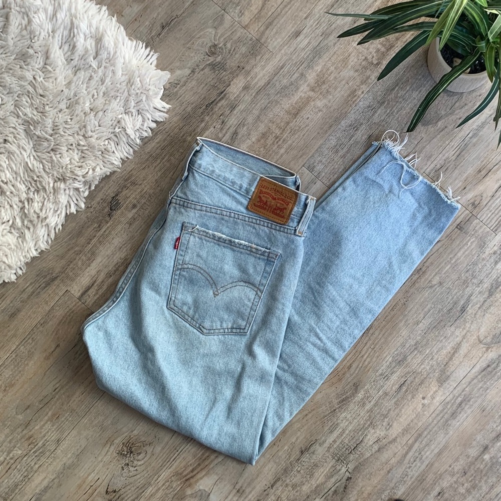 Levi’s ripped vintage mom jeans